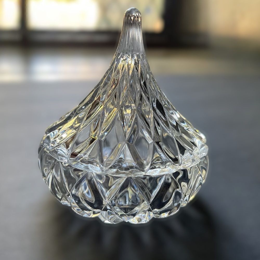 Hershey’s Food Co. 1996 Crystal Kiss Candy Dish Trinket